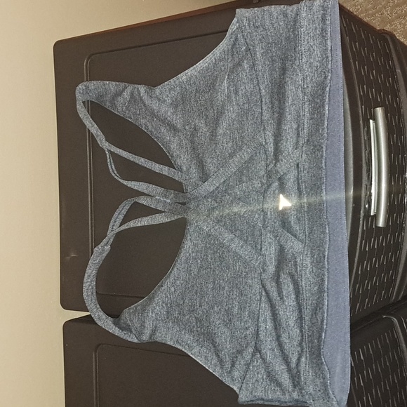 Old navy active Sports bra - Picture 2 of 4